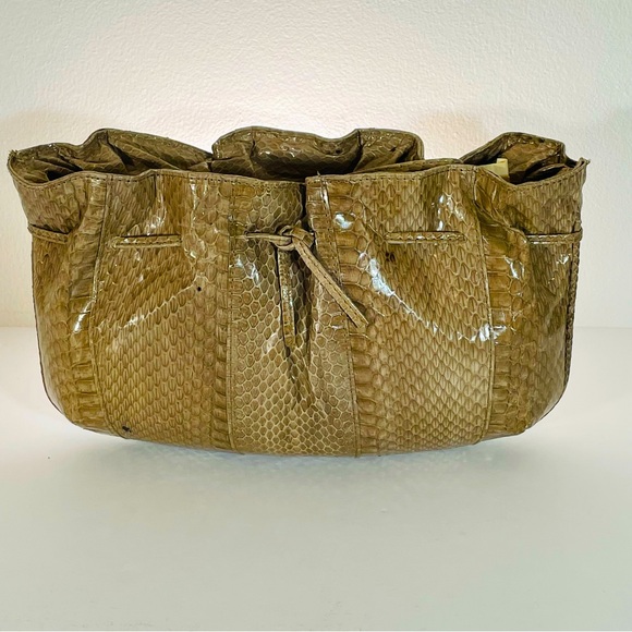Mary McFadden Handbags - Mary McFadden Vintage Reptile Pattern Style Magnetic Close Tan Handbag